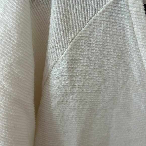 Madewell Texture & Thread V-Neck Front Tie Shirt – Women’s Size M – White - Picture 3 of 4